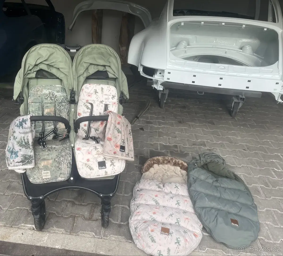 Kocarek pro dvojcata/sourozenecky valco snap duo 4