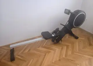 Veslovací stroj FlowFitness Yarra M (téměř nepoužitý)