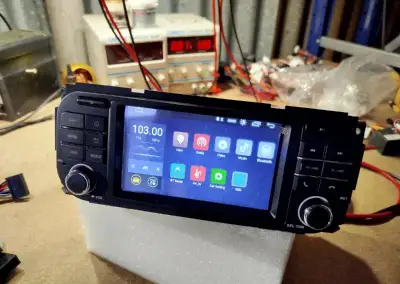 Autorádio navigace Jeep Cherokee (liberty)