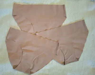 Nové bezešvé kalhotky Tezenis S