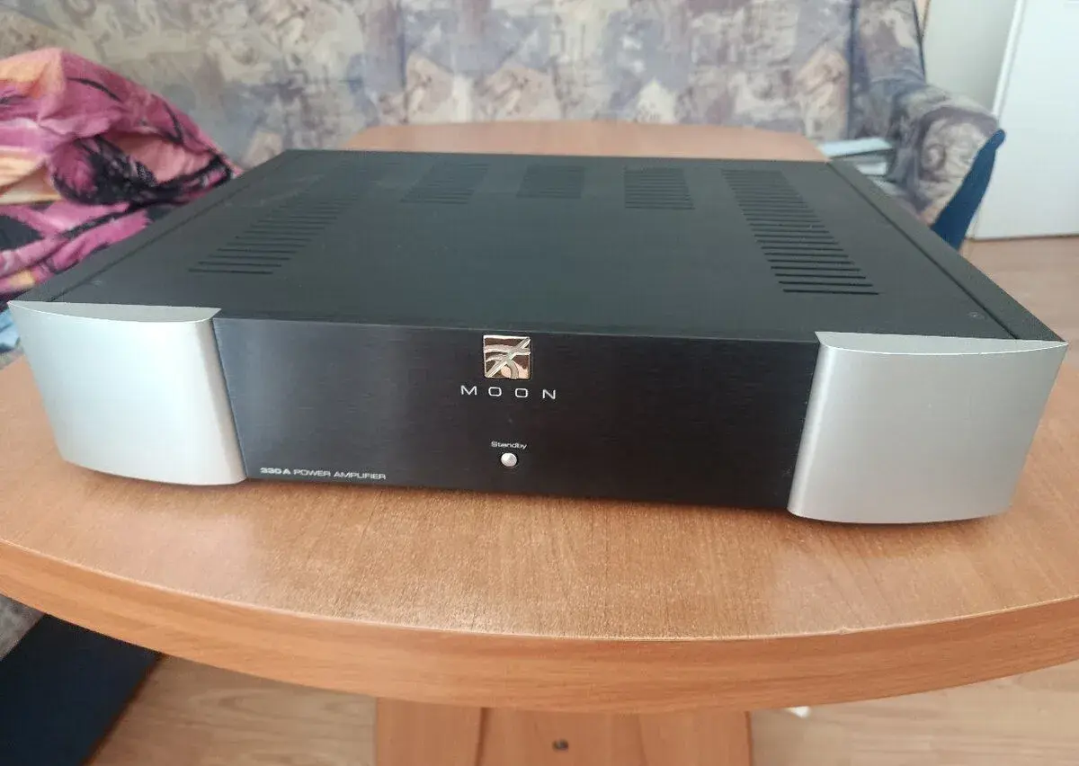 MOON 330
