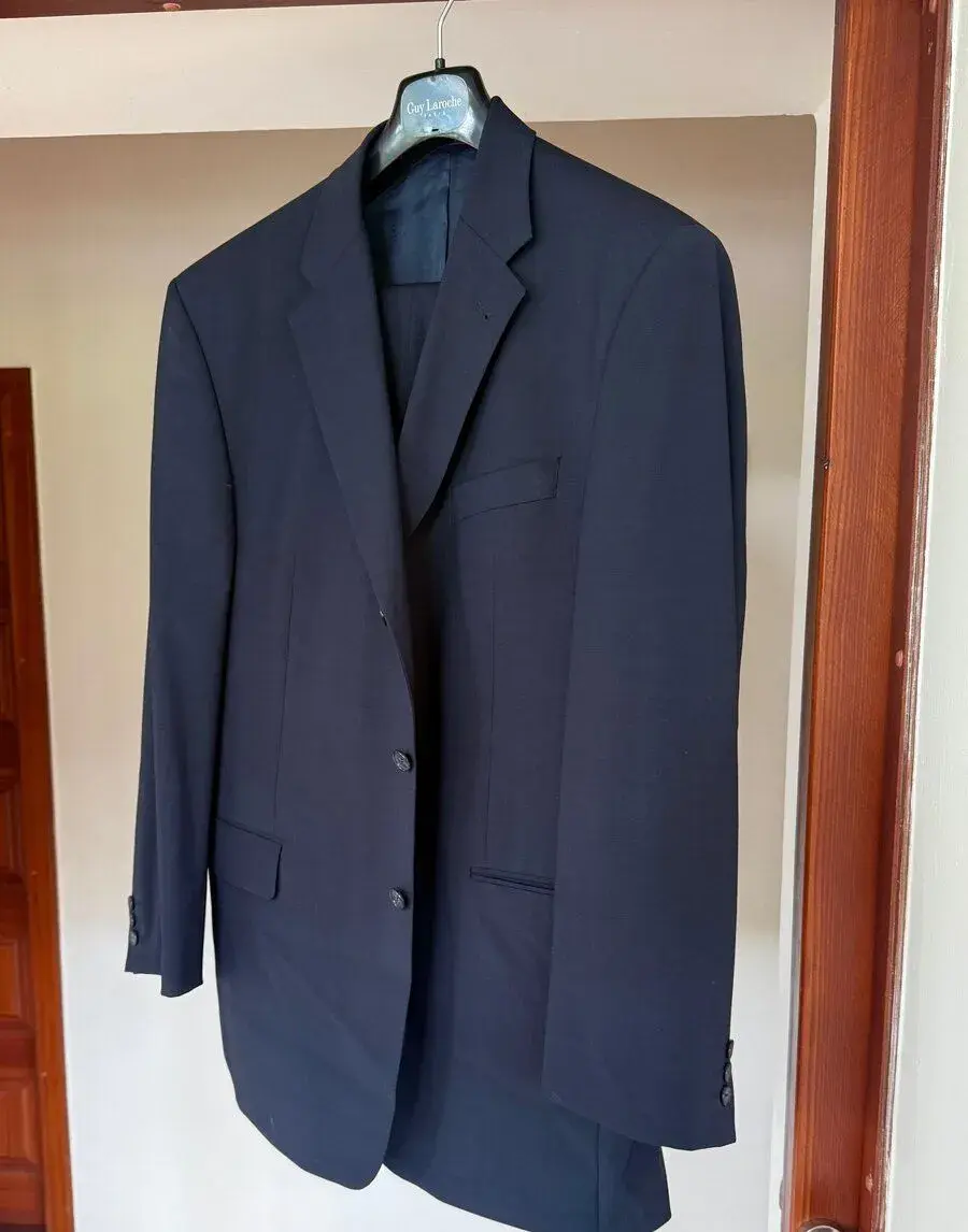 Modry oblek Guy Laroche 56