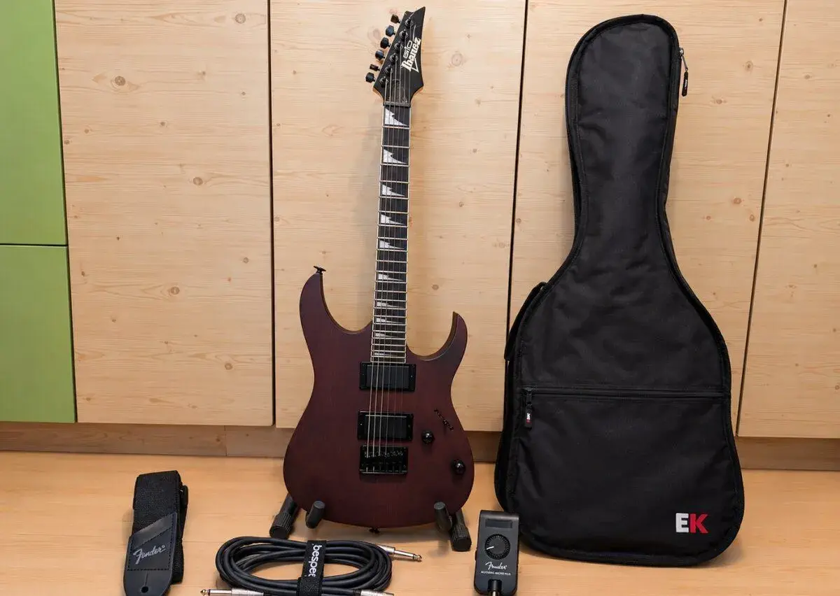 ELEKTRICKÁ KYTARA IBANEZ + MUSTANG MICRO PLUS