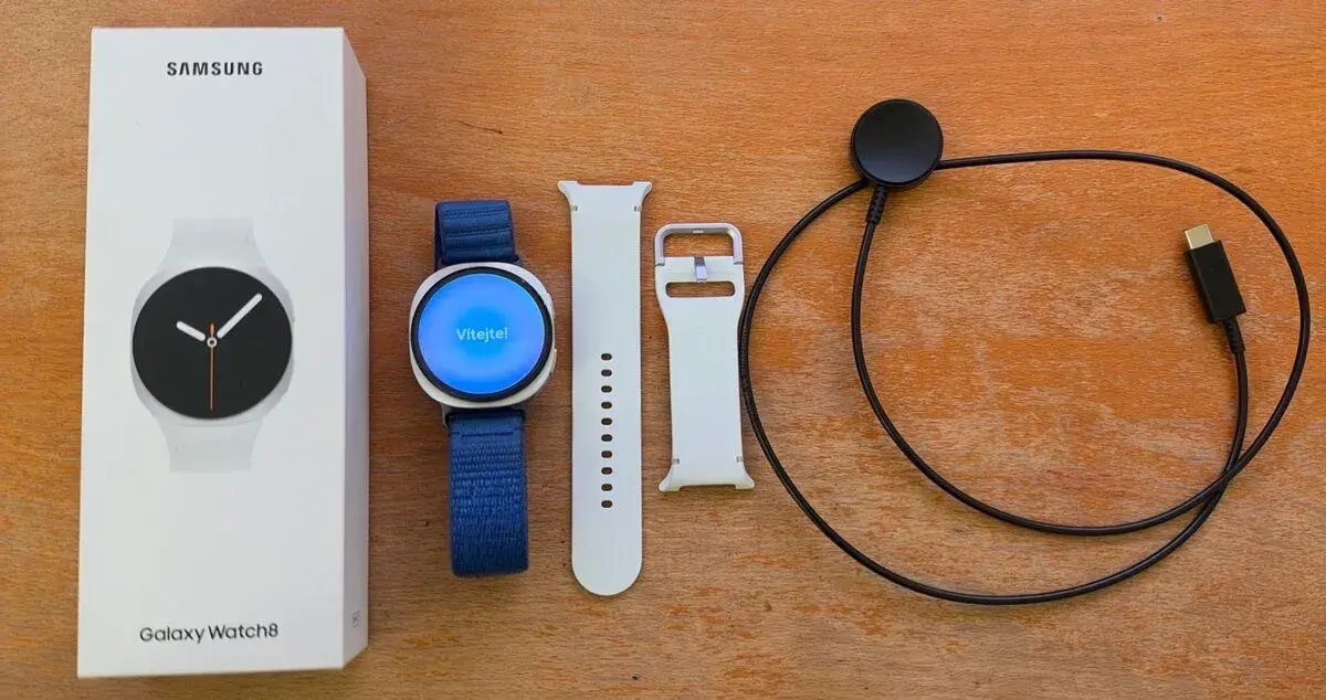 Samsung Galaxy Watch 8 44 mm LTE stříbrné + 2x orig. pásky