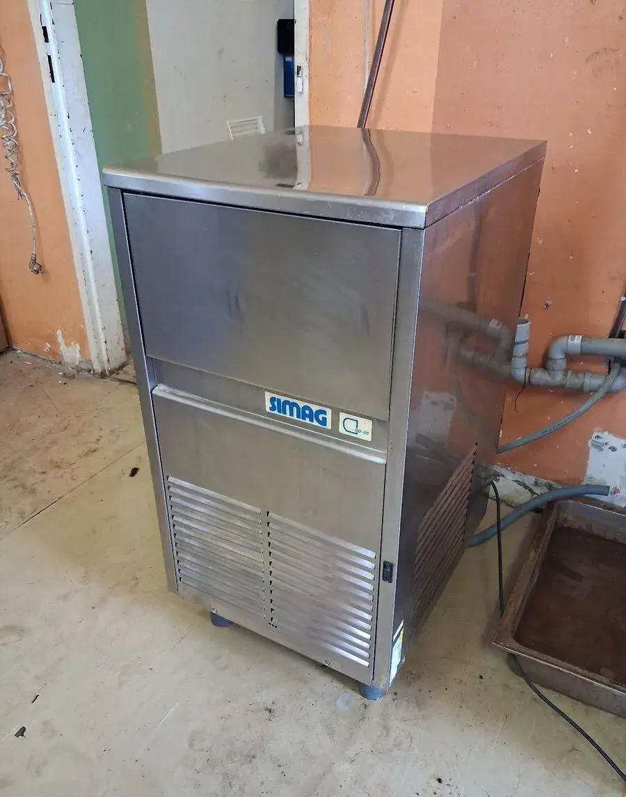 Výrobník ledu Simag SD 40 ( 38 až 41 kg ledu za 24 hodin )