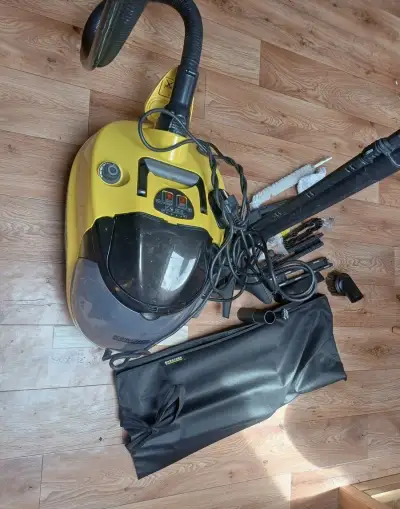 Karcher SV 7 - parní čistič s vysavačem 2v1