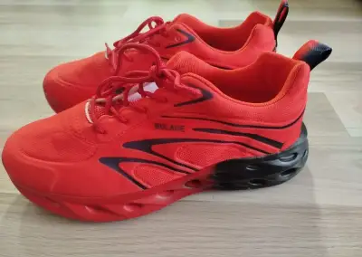 Nové pánské sportovní boty