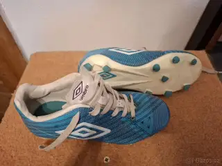 Dětské kopačky Umbro, vel. 32