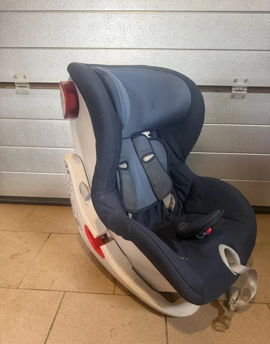 Autosedačka Britax RÖMER,(dítě 2-7let,ideál)