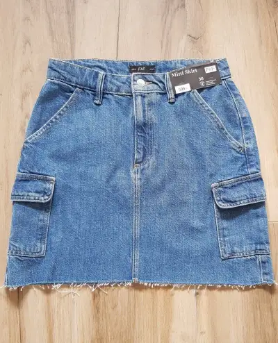 Vel.36, zn. F&F - NOVÁ DÁMSKÁ RIFLOVÁ SUKNĚ, PC 599 KČ