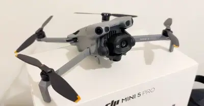 Dron DJI Mini 5 Pro Fly More Combo (DJI RC2)