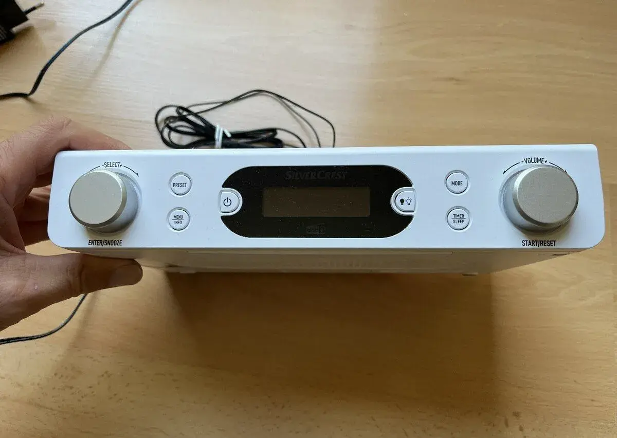 Kuchyňské rádio SilverCrest DAB+ / FM (SKR 3W D4) – bílé