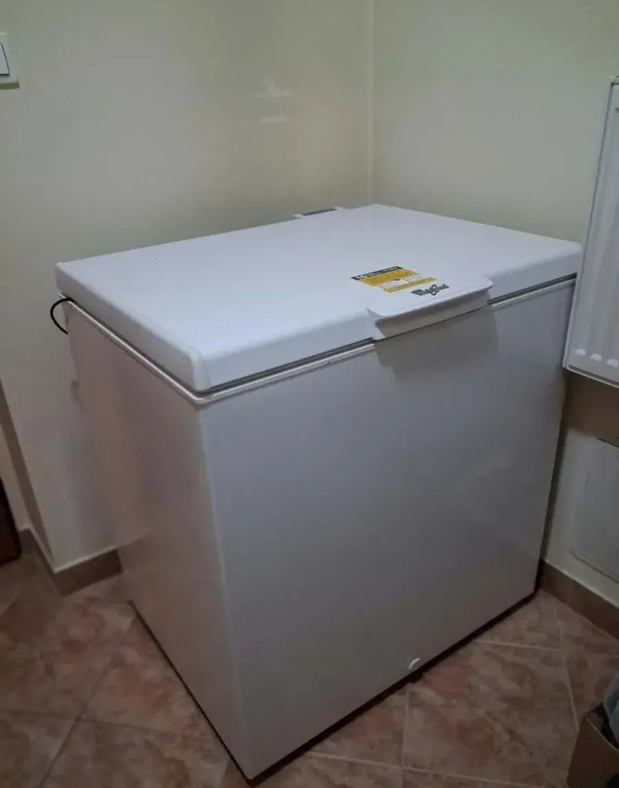 Mrazák Whirlpool WHS 2121 - objem 204l