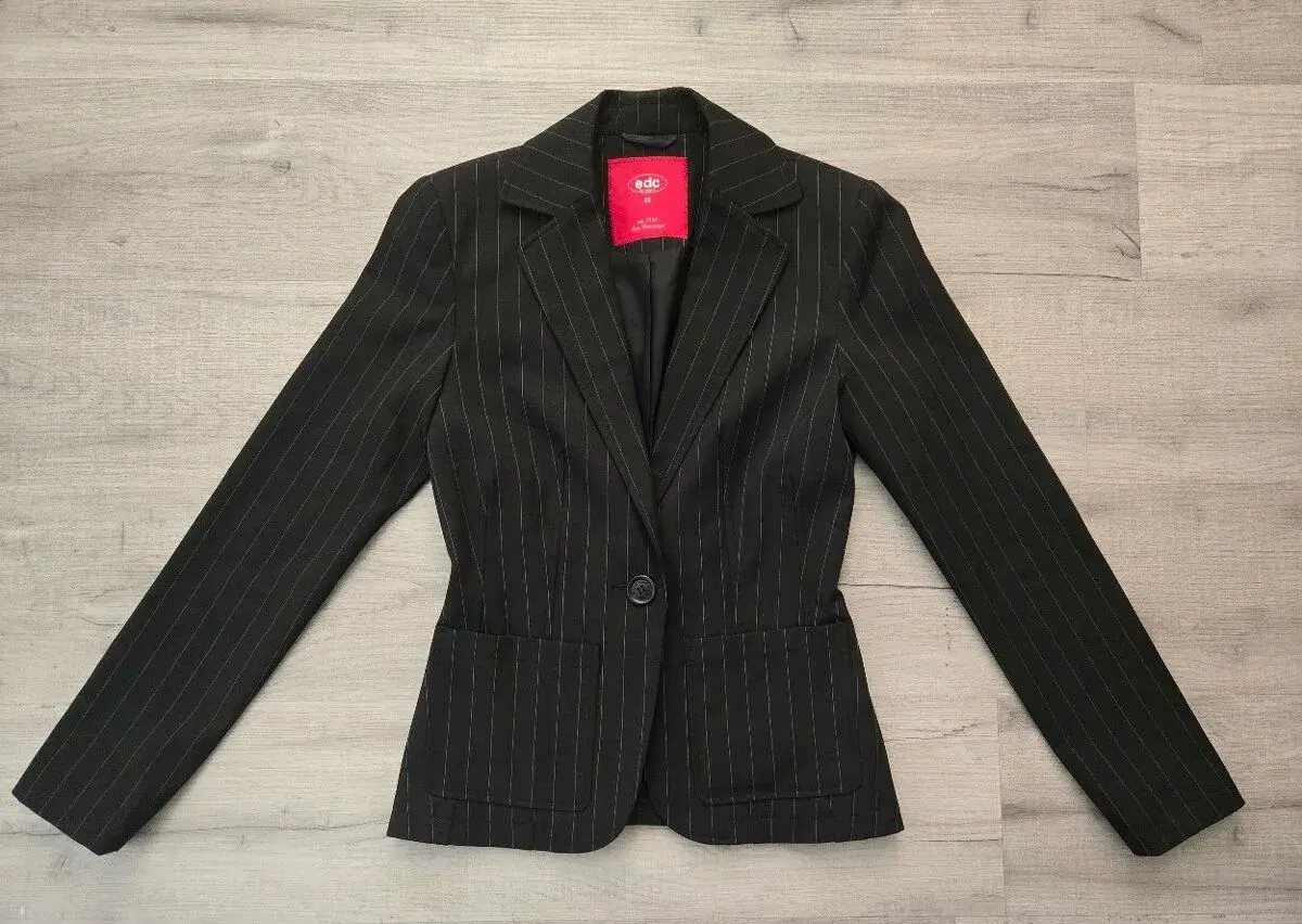 Černé sako s proužky zn. EDC by Esprit