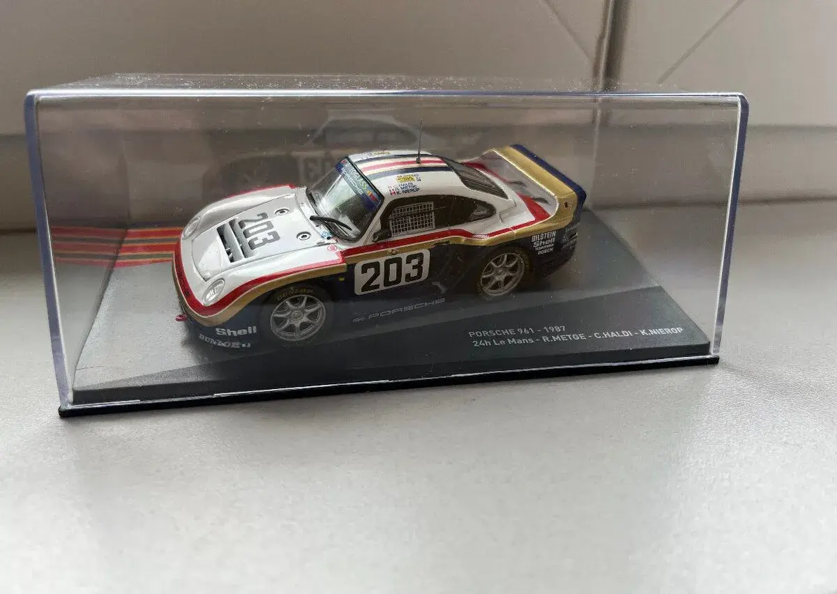 Porsche 961