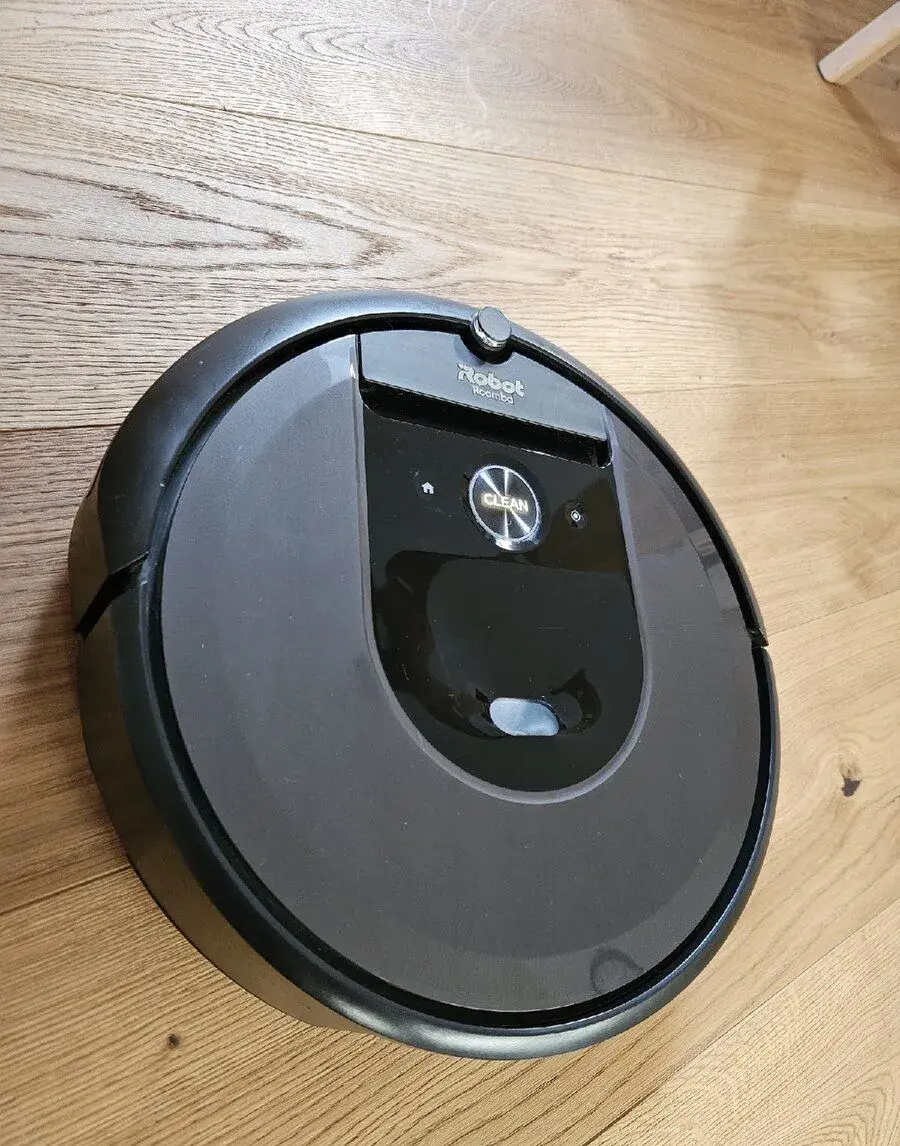 Robotický vysavač Roomba i7