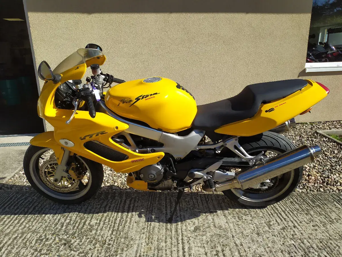 VTR 1000 F