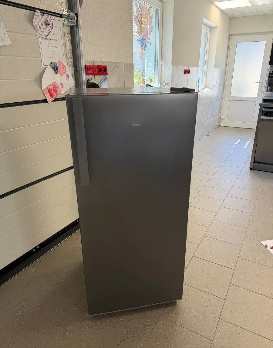 Lednice s mrazákem TCL RF185DLE0
