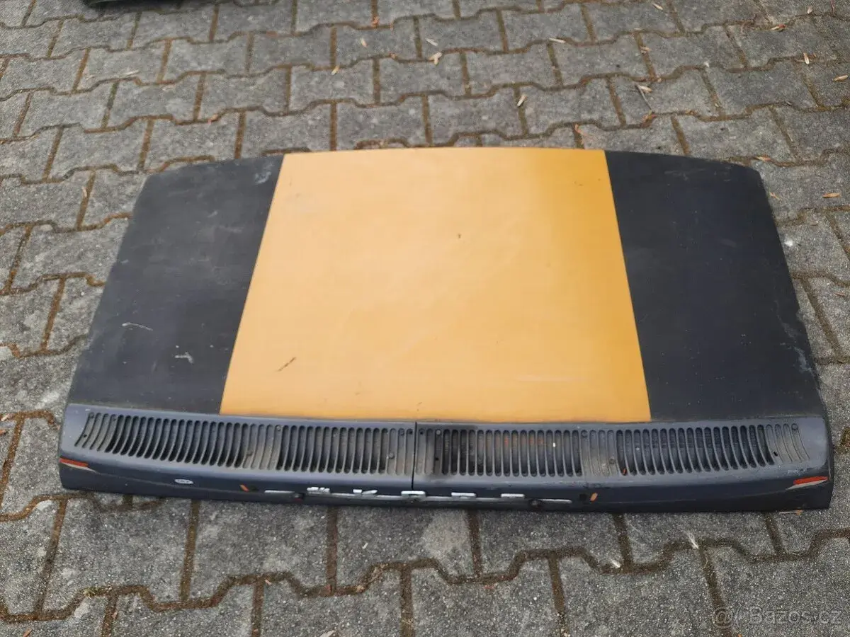 Škoda 100