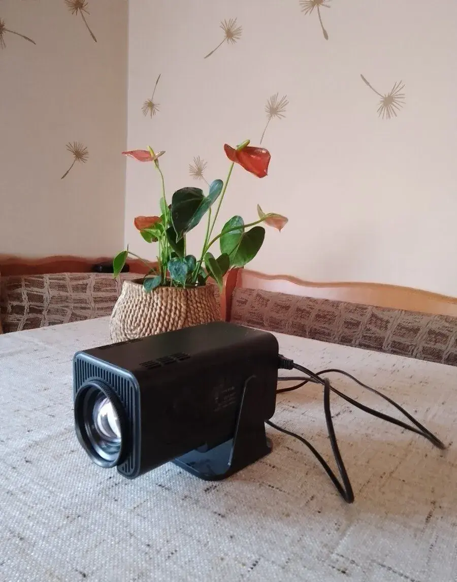 Domácí LED projektor Helmer SP 600