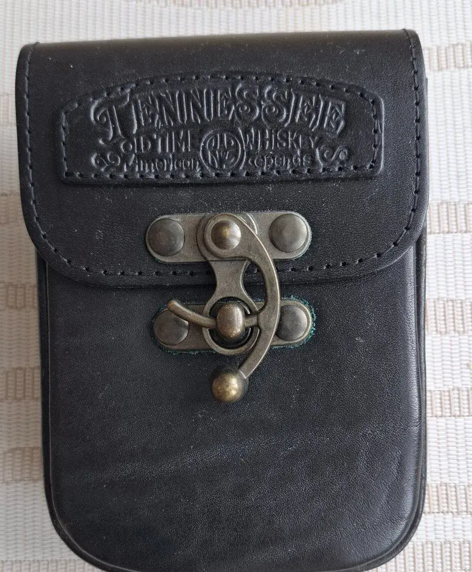 Černá kožená brašnička „Tennessee Old Time Whiskey