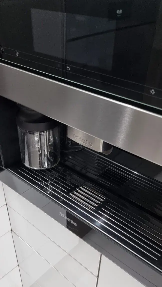 MIELE CVA 7840 vestavný PC 123 000,- Kč
