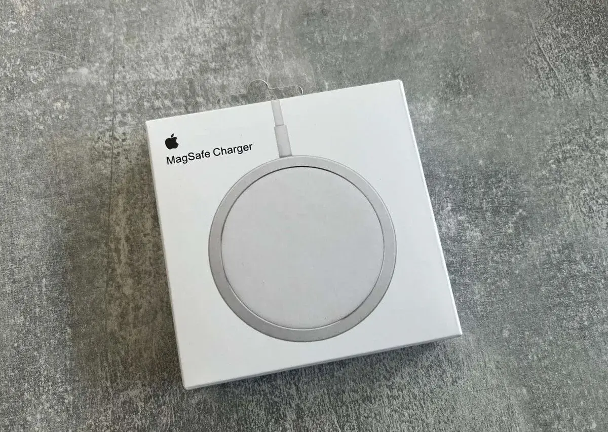 Bezdrátová nabíječka na iPhone