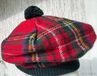 Skotská vlněná čepice tartan