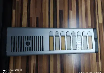 Dveřní telefonní tablo URMET s 8 tlacitky
