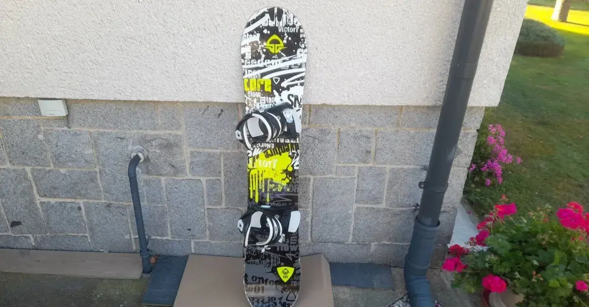 Kvalitní snowboard Raven 142 cm