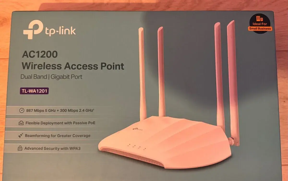nový TP-LINK TL-WA1201 AC1200 Wireless Access Point.
