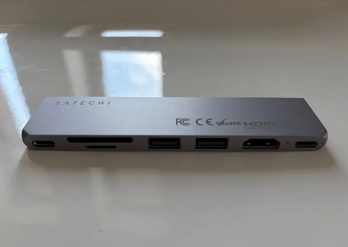 Satechi Pro Hub Slim 7v1 pro MacBook - šedá
