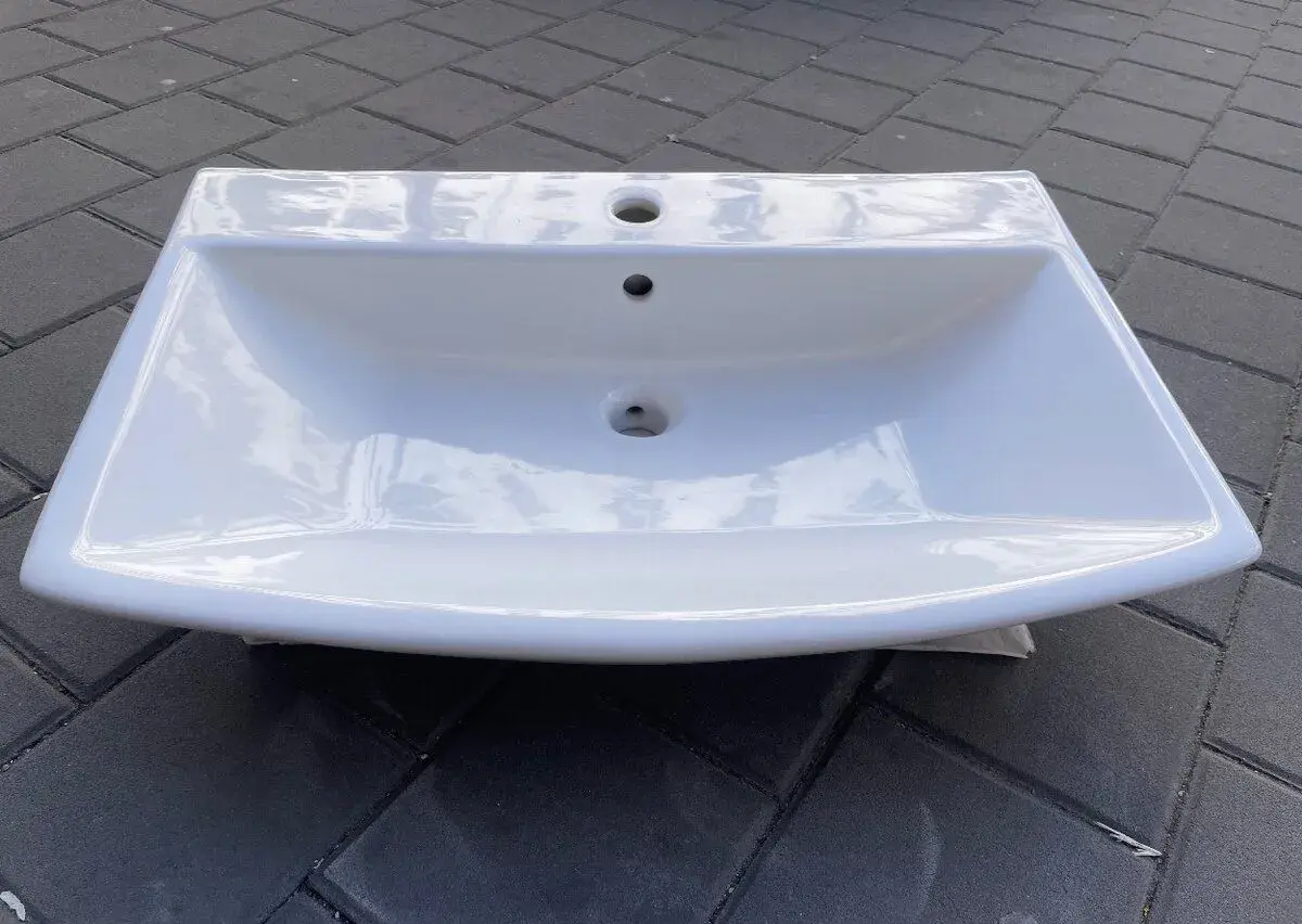 Umyvadlo 70x38