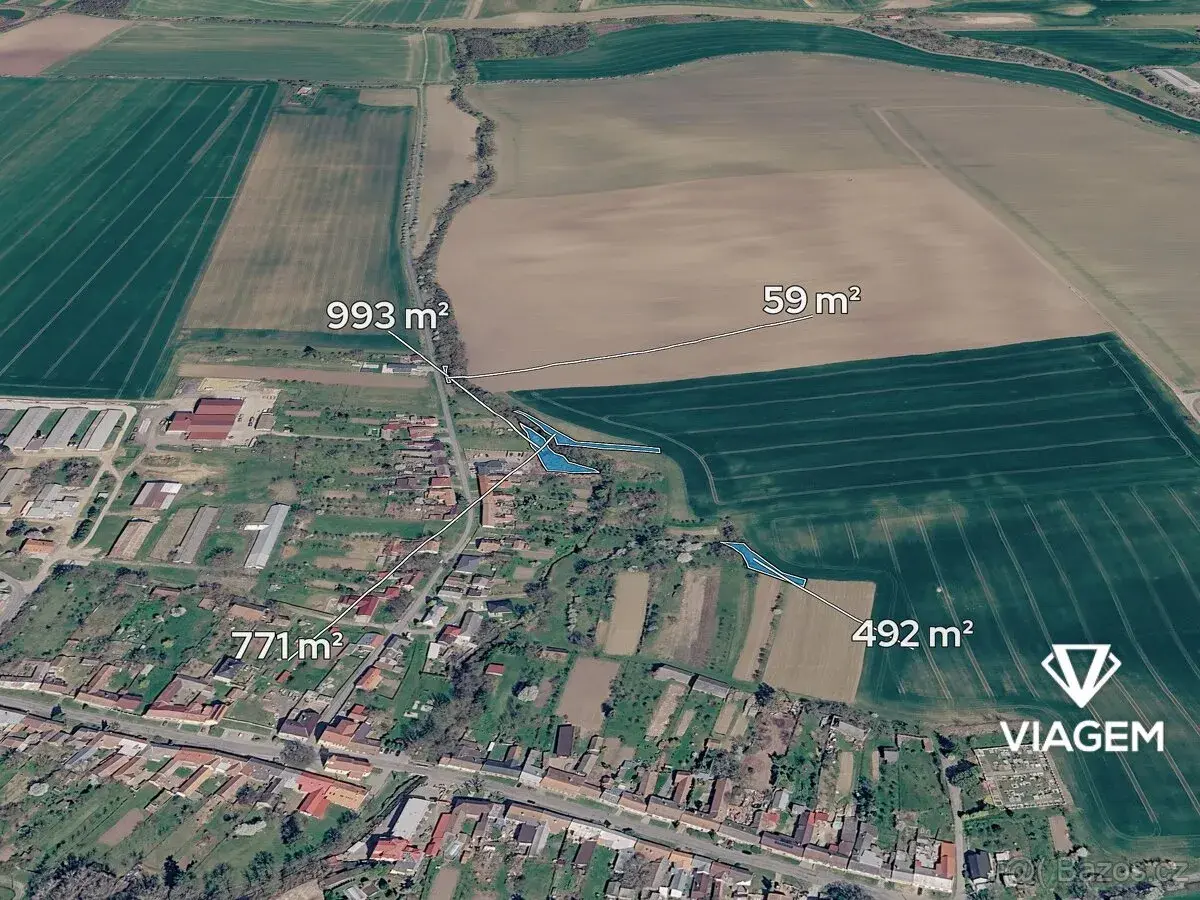 Pole 2 315 m², Podíl 15 % o výměře 360 m²