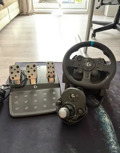 Volant, pedály, řadička Logitech G923 Driving Force