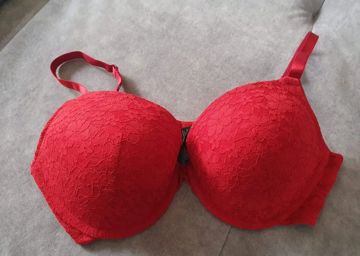 H&M červená podprsenka, vel. 85D (38D)