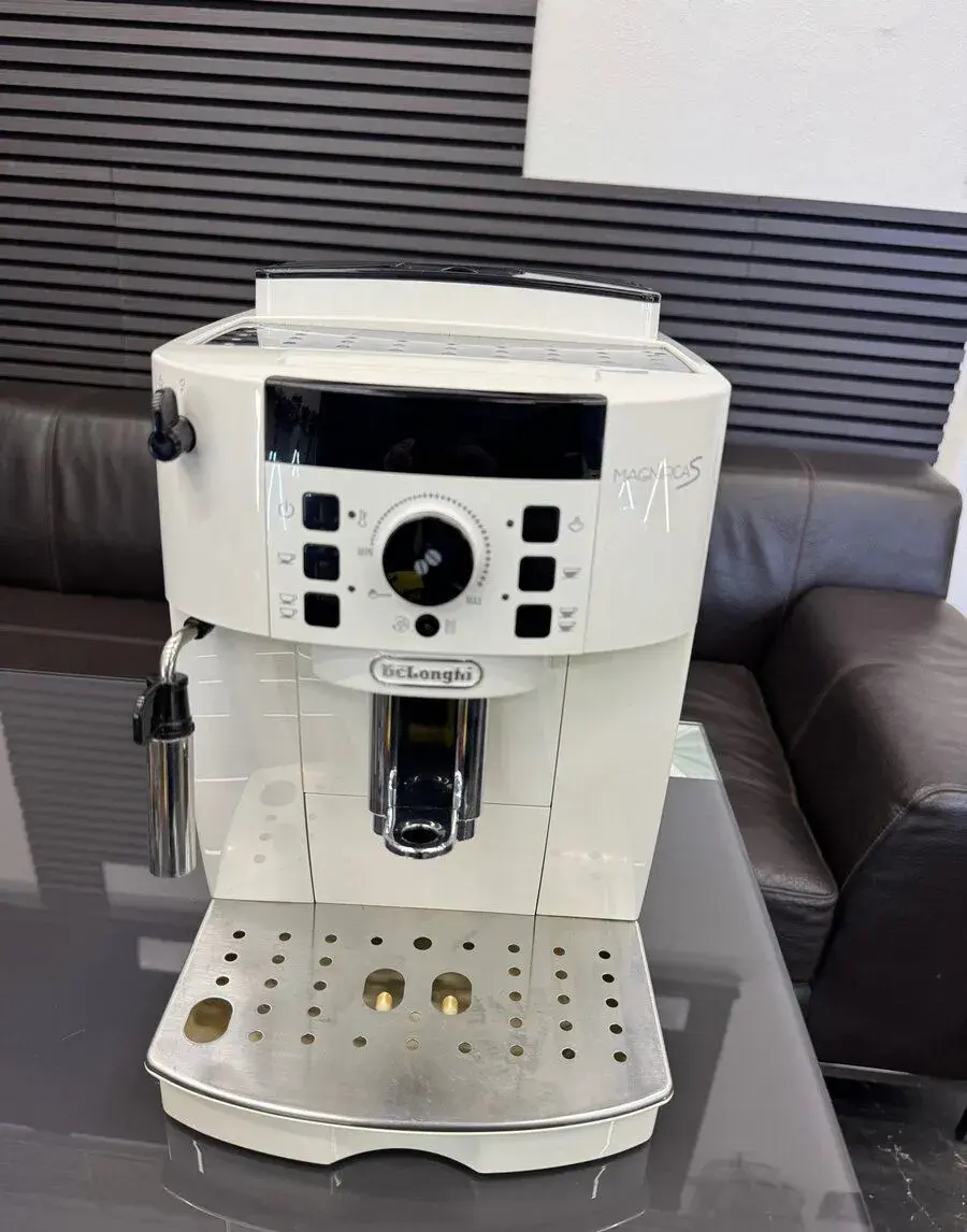Kávovar Delonghi MagnifikaS