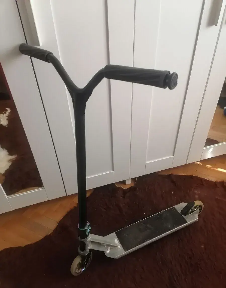 Freestyle koloběžka.