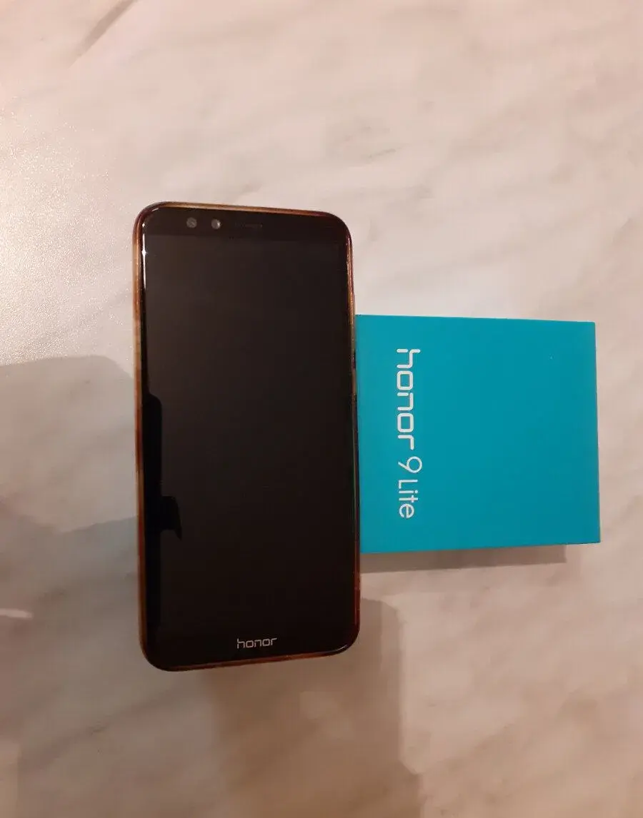 Mobilní telefon honor 9 Lite