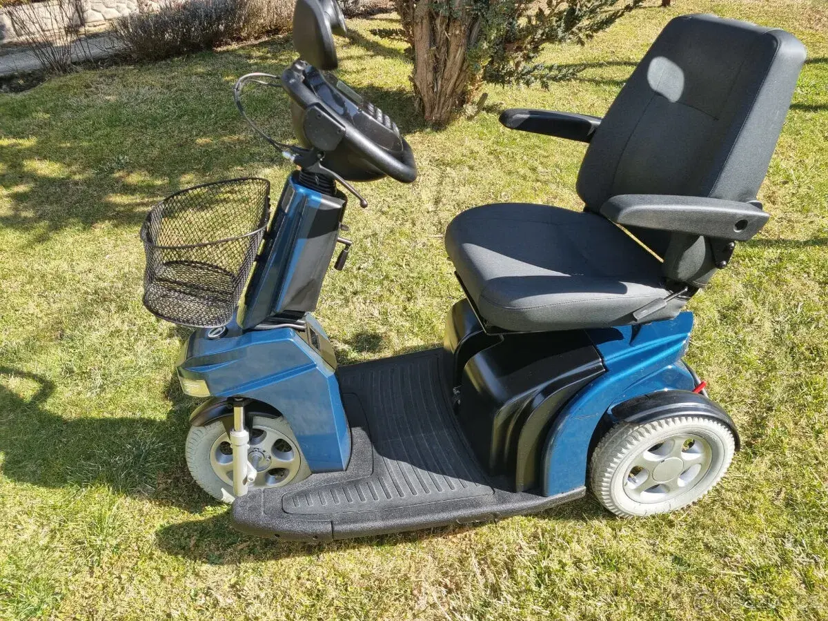 Tříkolový elektrický skútr Sterling Elite 2 Plus