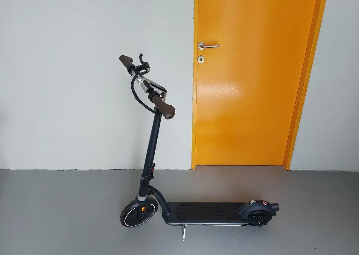 Zánovní elektrická koloběžka OXELO R900E