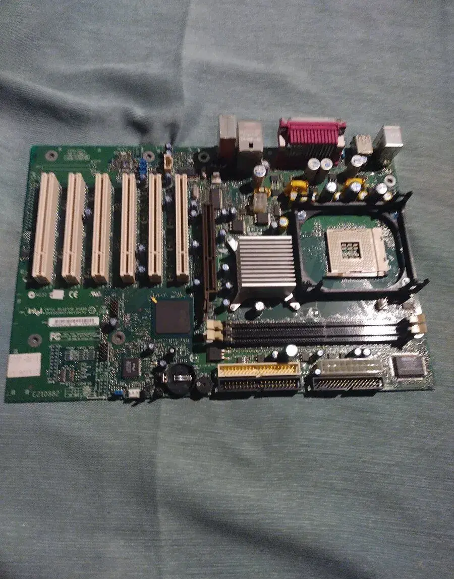 Deska Intel Desktop Board D845GEBV2