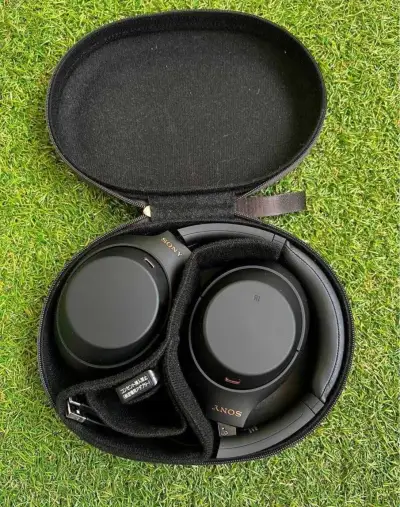 Sluchátka Sony WH-1000XM4