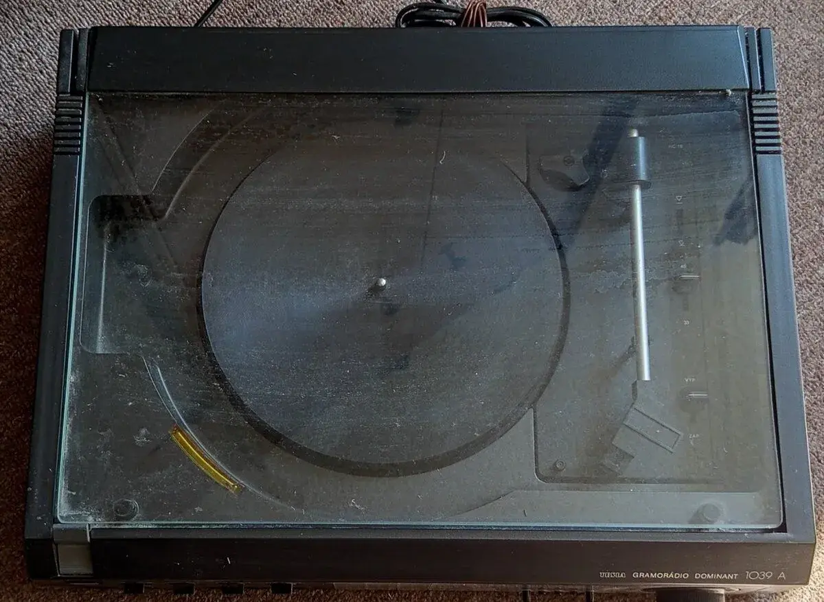 Gramorádio Tesla Dominant 1039A v perfektním stavu