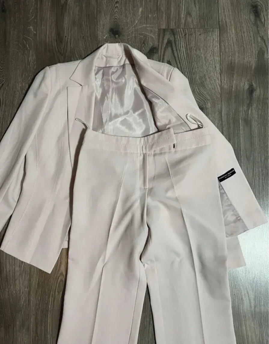 Růžový oblek Dorothy Perkins