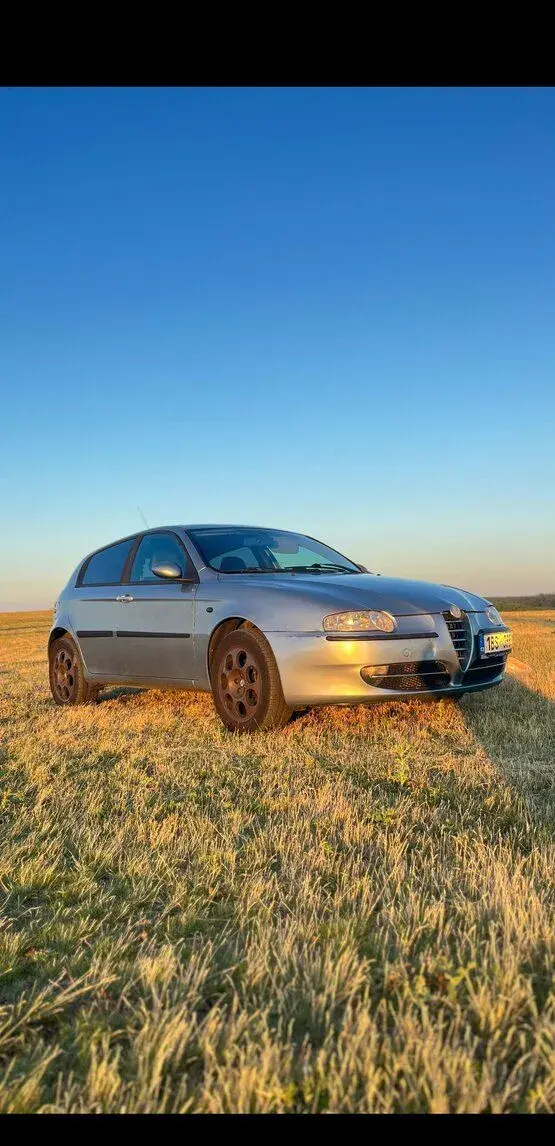 Alfa Romeo 147 – 2000, 295 000 km