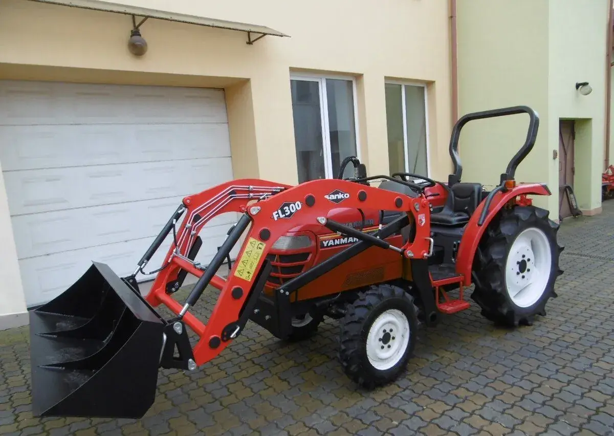 Malotraktor YANMAR RS24D s novým čelním nakladačem