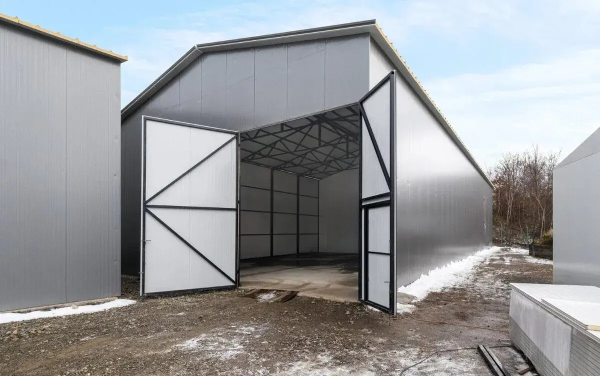 Pronájem skladu 365 m², Mníšek pod Brd
