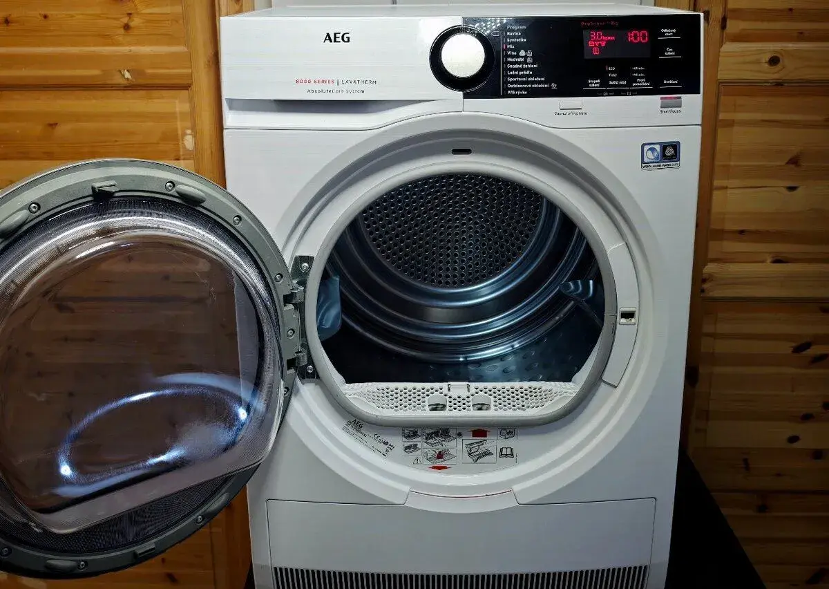 AEG A++, 8kg T8DBE48SC