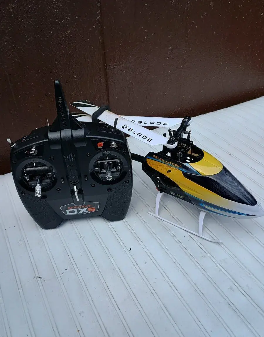 RC vrtulník Blade Revolution 235 CP SAFE RTF Basic
